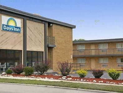 Days Inn Wauwatosa/Milwaukee Buitenkant foto